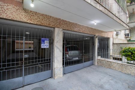 Apartamento à venda com 69m², 2 quartos e 1 vaga Apartamento à venda com 69m², 2 quartos e 1 vagaPlaca