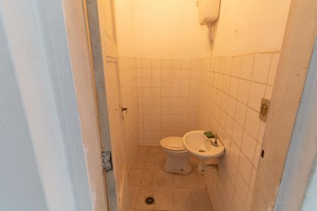 Casa à venda com 190m², 3 quartos e 6 vagasBanheiro da garagem