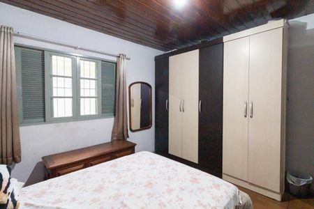 Casa à venda com 190m², 3 quartos e 6 vagasQuarto 2