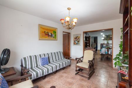 Casa à venda com 190m², 3 quartos e 6 vagasSala