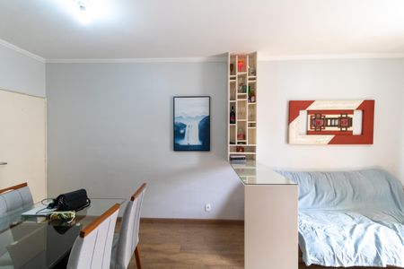 Apartamento à venda com 75m², 2 quartos e 1 vagaSalas
