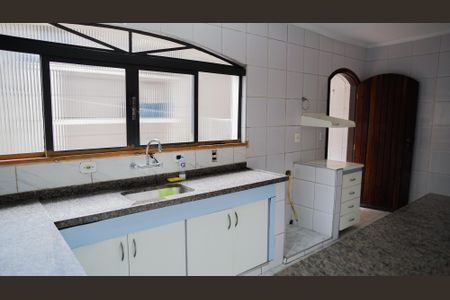 Casa à venda com 253m², 4 quartos e 5 vagasCozinha