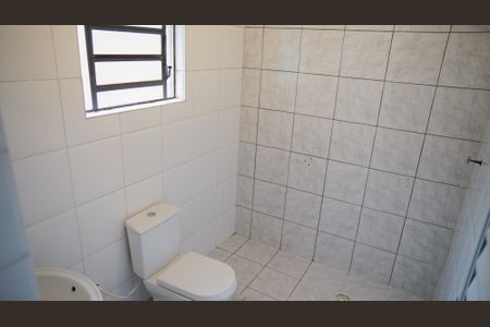 Casa à venda com 253m², 4 quartos e 5 vagasBanheiro piso superior