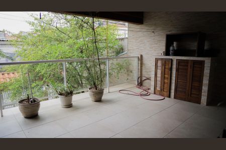 Casa à venda com 253m², 4 quartos e 5 vagasSacada