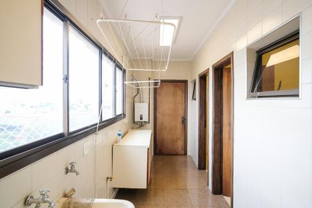 Apartamento para alugar com 196m², 4 quartos e 4 vagasÁrea de serviço