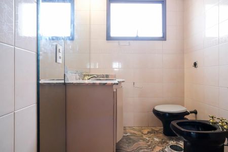 Apartamento para alugar com 196m², 4 quartos e 4 vagasBanheiro da suíte 2