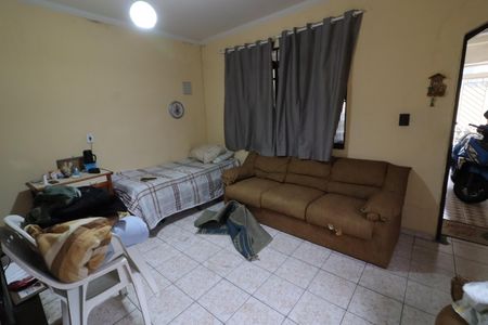Casa à venda com 211m², 4 quartos e 2 vagasSala