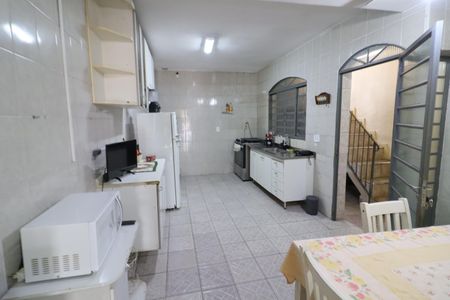 Casa à venda com 211m², 4 quartos e 2 vagasCozinha