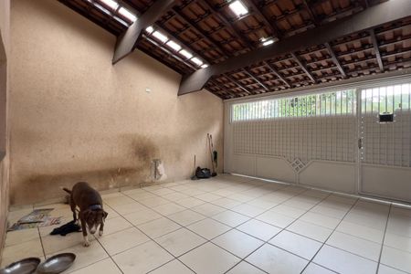 Casa à venda com 150m², 3 quartos e 2 vagasGaragem
