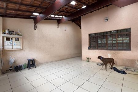 Casa à venda com 150m², 3 quartos e 2 vagasGaragem