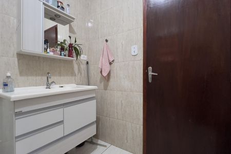 Casa à venda com 150m², 3 quartos e 2 vagasBanheiro 1