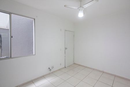 Sala de apartamento para alugar com 2 quartos, 52m² em Shopping Park, Uberlândia