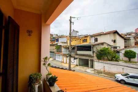 Casa à venda com 240m², 2 quartos e 2 vagasVaranda do quarto 1