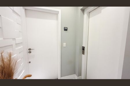 Apartamento à venda com 110m², 2 quartos e 2 vagasHall social