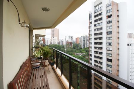 Varanda de apartamento à venda com 2 quartos, 158m² em Vila Nova Conceição, São Paulo