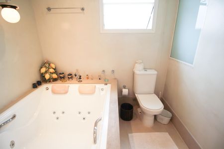 Apartamento à venda com 158m², 3 quartos e 3 vagasBanheiro da Suíte 1