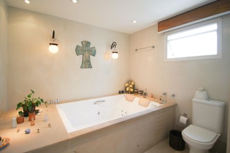 Apartamento à venda com 158m², 3 quartos e 3 vagasBanheiro da Suíte 1