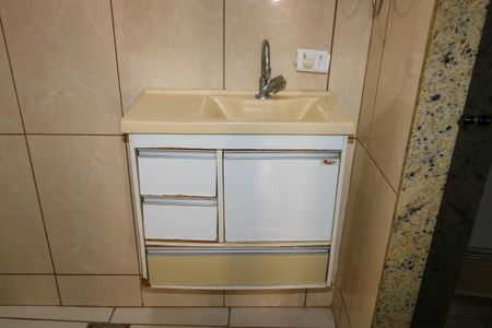 Casa de condomínio para alugar com 56m², 2 quartos e sem vaga Casa de condomínio para alugar com 56m², 2 quartos e sem vagaBanheiro