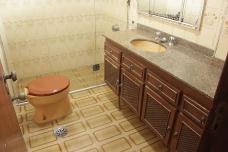 Casa para alugar com 250m², 3 quartos e 5 vagasBanheiro da Suíte 2