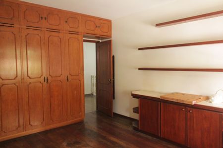 Casa para alugar com 250m², 3 quartos e 5 vagasSuíte 1