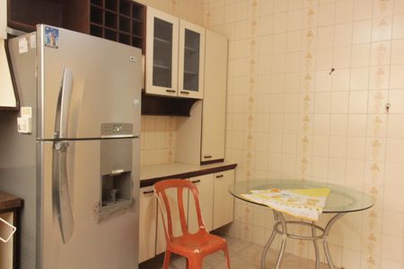 Casa para alugar com 250m², 3 quartos e 5 vagasCozinha