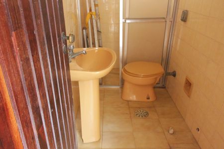 Casa para alugar com 250m², 3 quartos e 5 vagasBanheiro de serviço