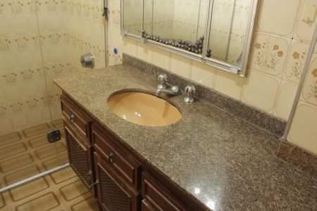 Casa para alugar com 250m², 3 quartos e 5 vagasBanheiro da Suíte 2