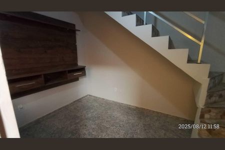 Sala de casa de condomínio para alugar com 1 quarto, 20m² em Guaratiba, Rio de Janeiro