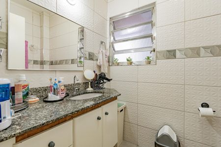 Apartamento à venda com 70m², 2 quartos e 1 vaga Apartamento à venda com 70m², 2 quartos e 1 vagaBanheiro