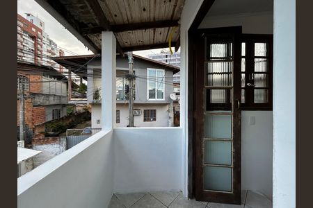Casa para alugar com 57m², 2 quartos e sem vaga Casa para alugar com 57m², 2 quartos e sem vagaVaranda