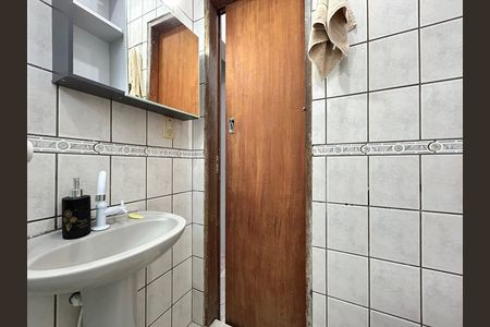 Casa para alugar com 57m², 2 quartos e sem vaga Casa para alugar com 57m², 2 quartos e sem vagaBanheiro