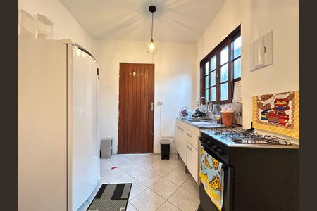Cozinha de casa para alugar com 2 quartos, 57m² em Agronômica, Florianópolis