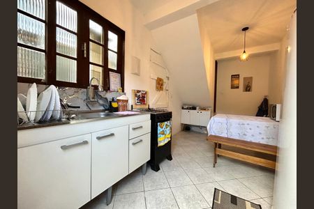 Cozinha de casa para alugar com 2 quartos, 57m² em Agronômica, Florianópolis