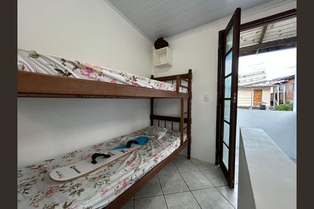 Quarto 1 de casa para alugar com 2 quartos, 57m² em Agronômica, Florianópolis