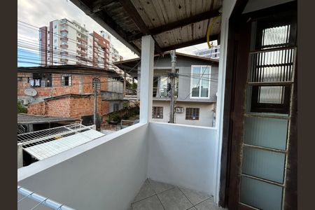 Casa para alugar com 57m², 2 quartos e sem vaga Casa para alugar com 57m², 2 quartos e sem vagaVaranda