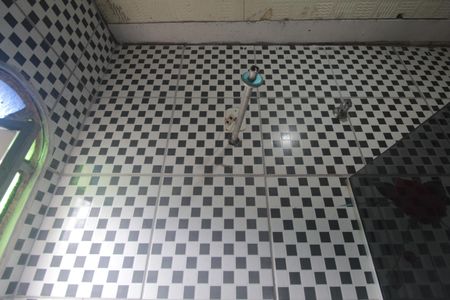 Banheiro de kitnet/studio para alugar com 1 quarto, 35m² em Tupi B, Belo Horizonte