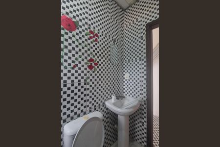 Banheiro de kitnet/studio para alugar com 1 quarto, 35m² em Tupi B, Belo Horizonte