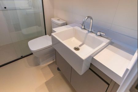 Apartamento para alugar com 117m², 3 quartos e 3 vagasBanheiro do Quarto 2 