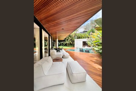 Casa de condomínio à venda com 500m², 4 quartos e 3 vagas