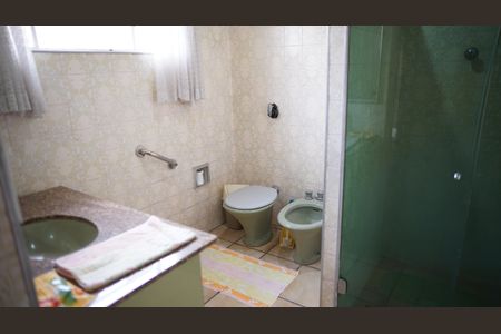 Casa à venda com 300m², 3 quartos e 6 vagasBanheiro 1