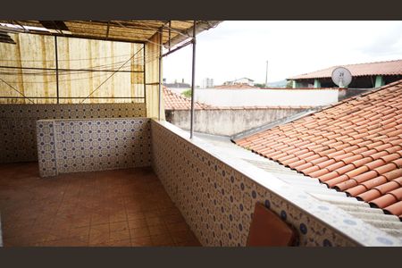 Casa à venda com 300m², 3 quartos e 6 vagasVaranda casa fundos