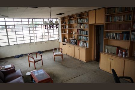 Casa à venda com 300m², 3 quartos e 6 vagasSala piso superior