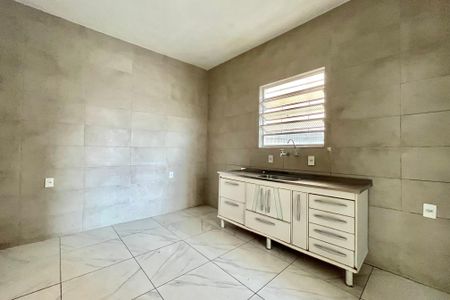 Casa para alugar com 100m², 2 quartos e 2 vagas Casa para alugar com 100m², 2 quartos e 2 vagasCozinha