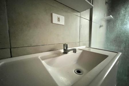 Casa para alugar com 100m², 2 quartos e 2 vagas Casa para alugar com 100m², 2 quartos e 2 vagasBanheiro