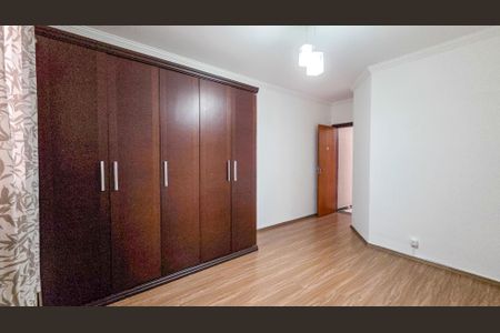 Casa à venda com 240m², 3 quartos e 4 vagas Casa à venda com 240m², 3 quartos e 4 vagasQuarto 3