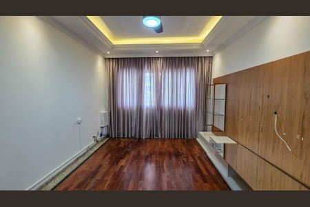 Casa à venda com 240m², 3 quartos e 4 vagas Casa à venda com 240m², 3 quartos e 4 vagasSala