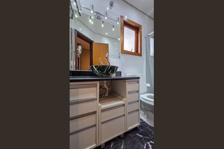 Casa à venda com 240m², 3 quartos e 4 vagas Casa à venda com 240m², 3 quartos e 4 vagasBanheiro 1