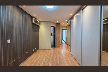 Casa à venda com 240m², 3 quartos e 4 vagas Casa à venda com 240m², 3 quartos e 4 vagasQuarto 1