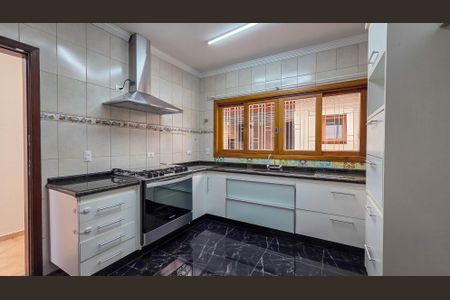 Casa à venda com 240m², 3 quartos e 4 vagas Casa à venda com 240m², 3 quartos e 4 vagasCozinha