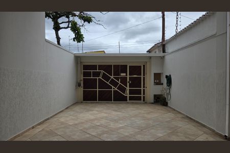 Casa à venda com 240m², 3 quartos e 4 vagas Casa à venda com 240m², 3 quartos e 4 vagasGaragem